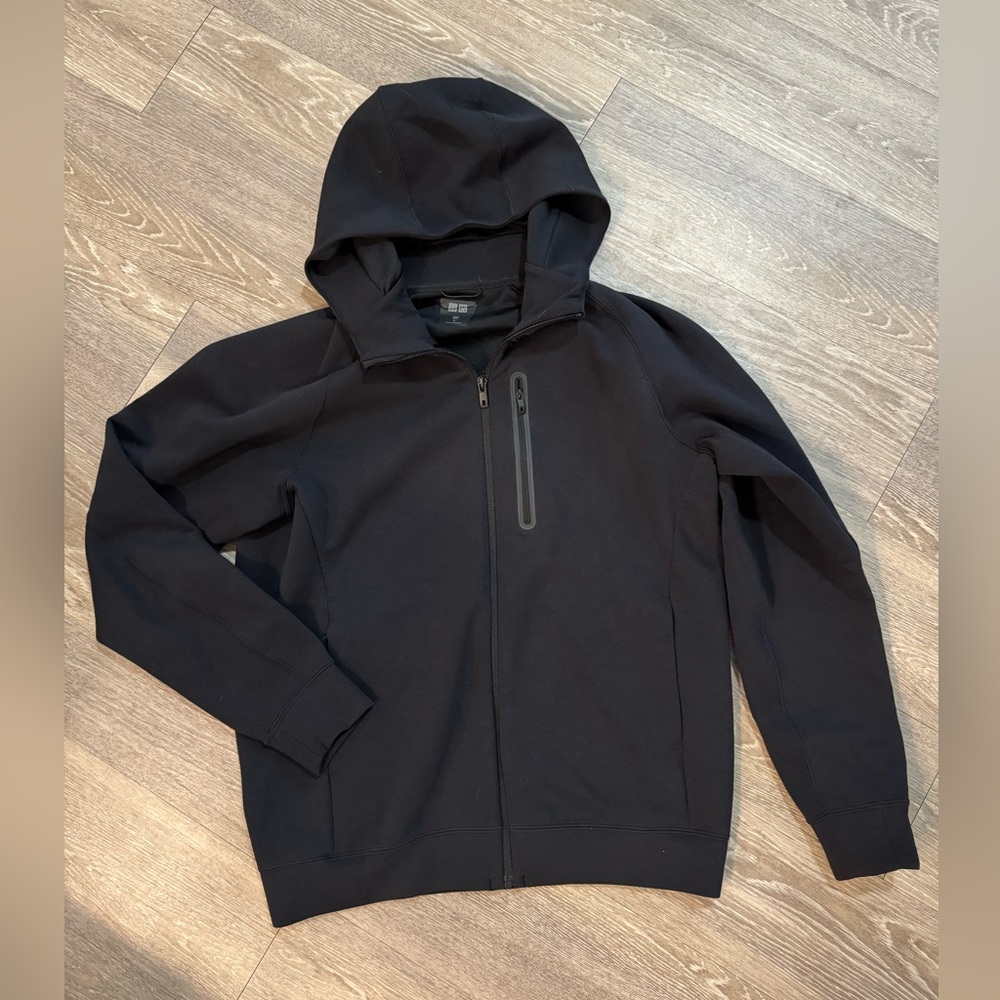 Men’s Uniqlo Tech Full-zip Hoodie - Medium